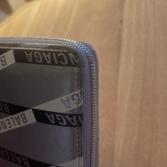 Balenciaga Everyday Zip Long Silver Leather Wallet - Picture 11 of 13